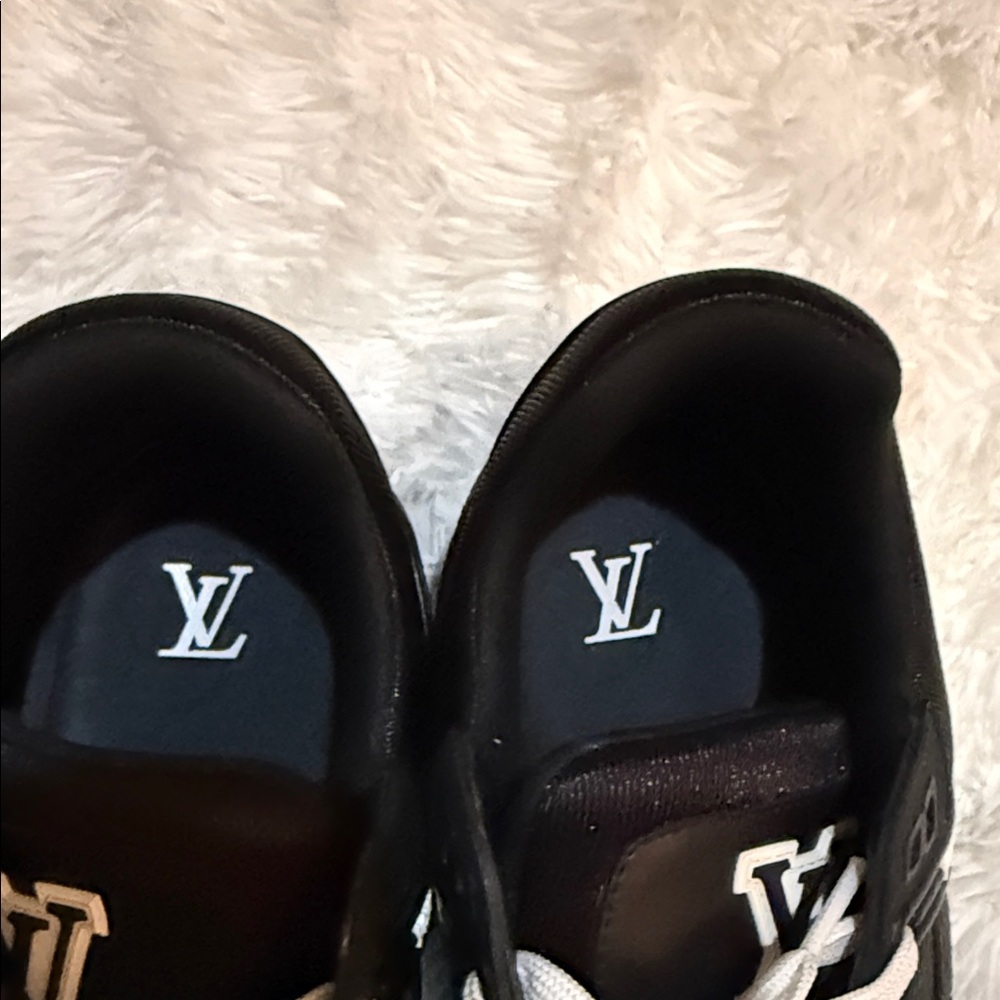 Louis Vuitton Black Leather Sneakers with White Laces - Picture 3 of 14